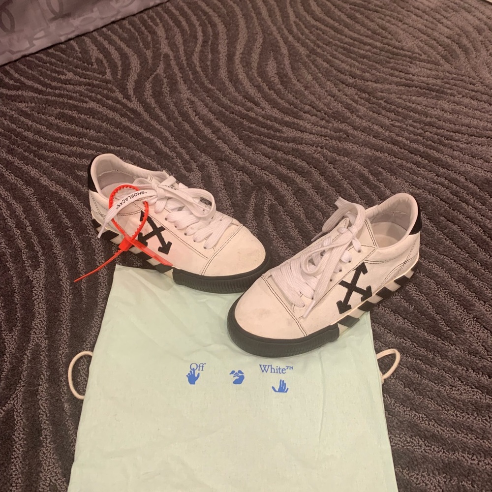 Off White Low Vulcanized Sneakers